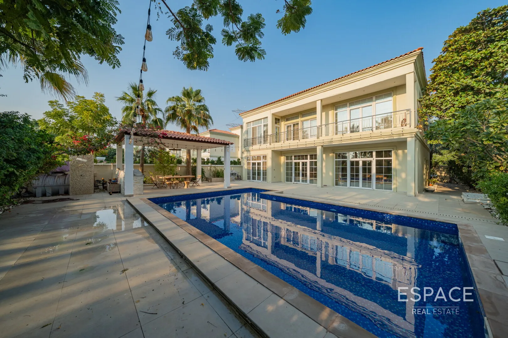 single static gallery