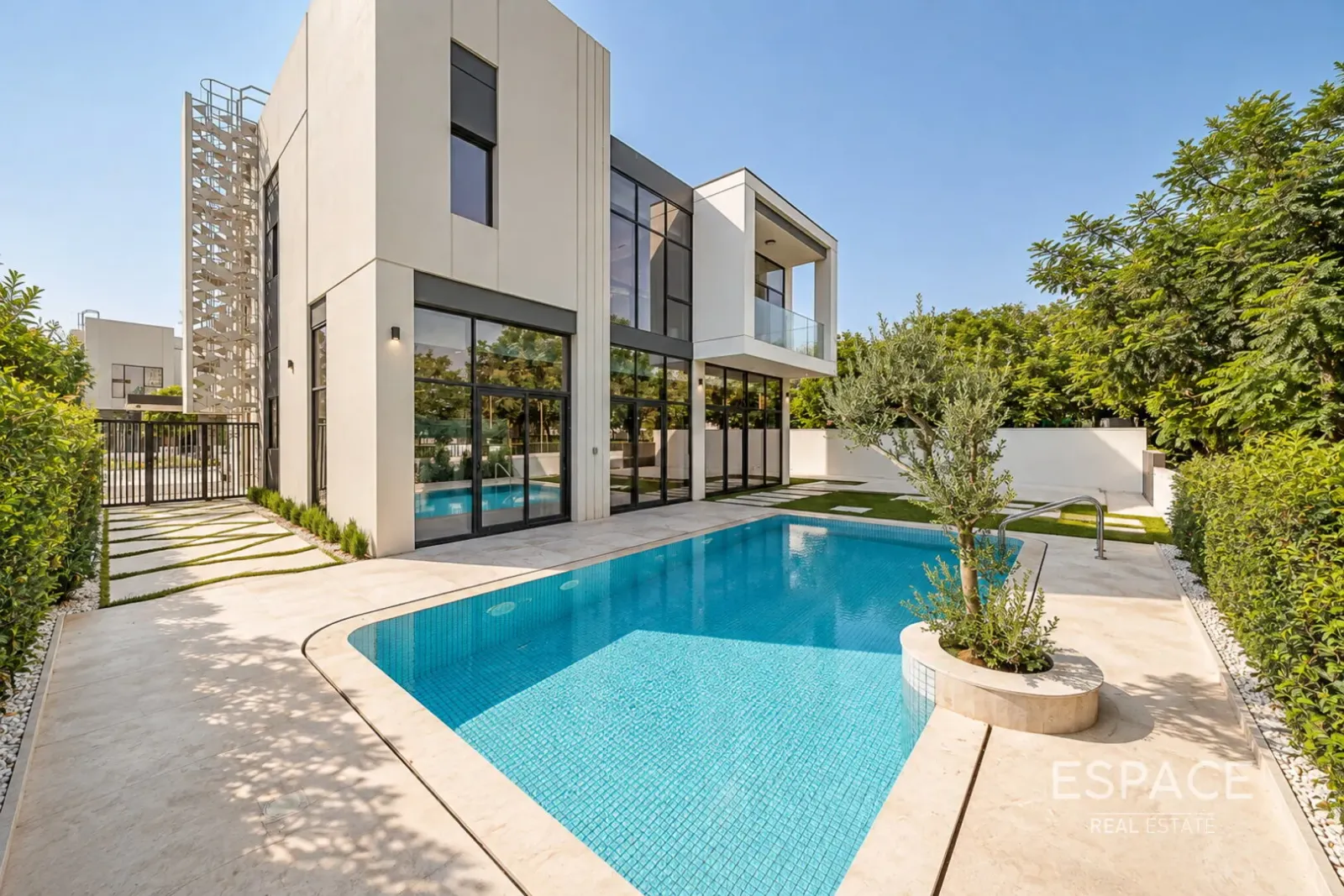 PropertiesGalleryCamera