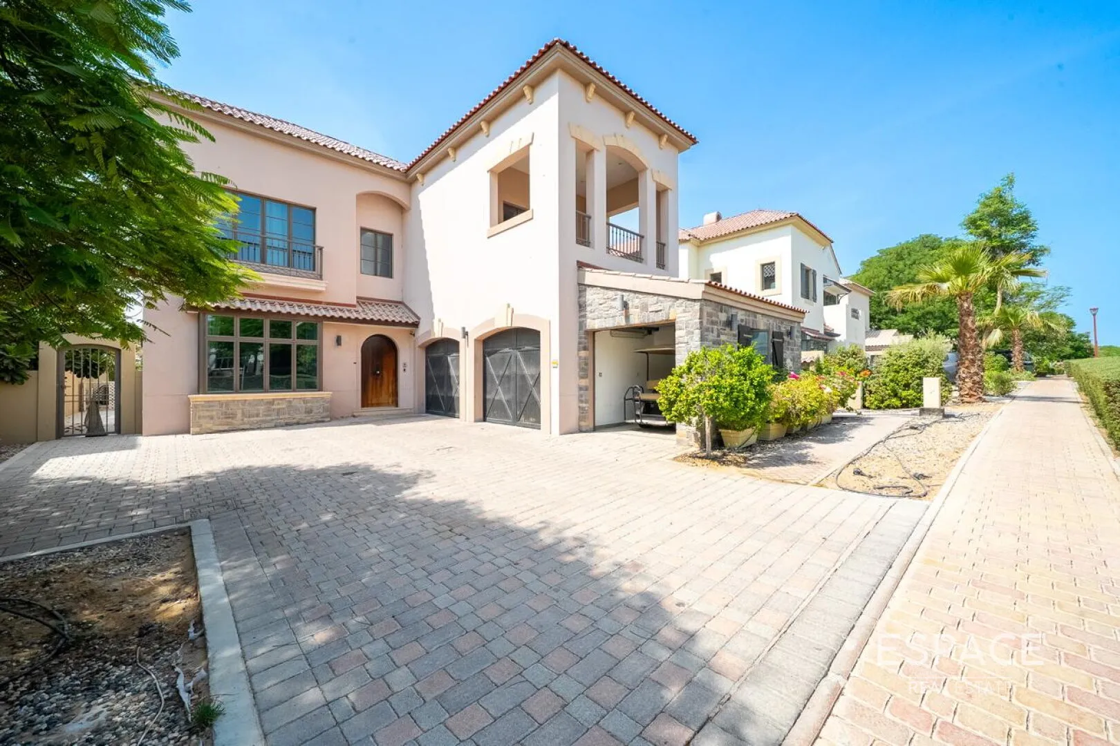 PropertiesGalleryCamera