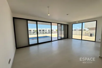 Jebel Ali Village Villas, Jebel Ali, Dubai - Espace