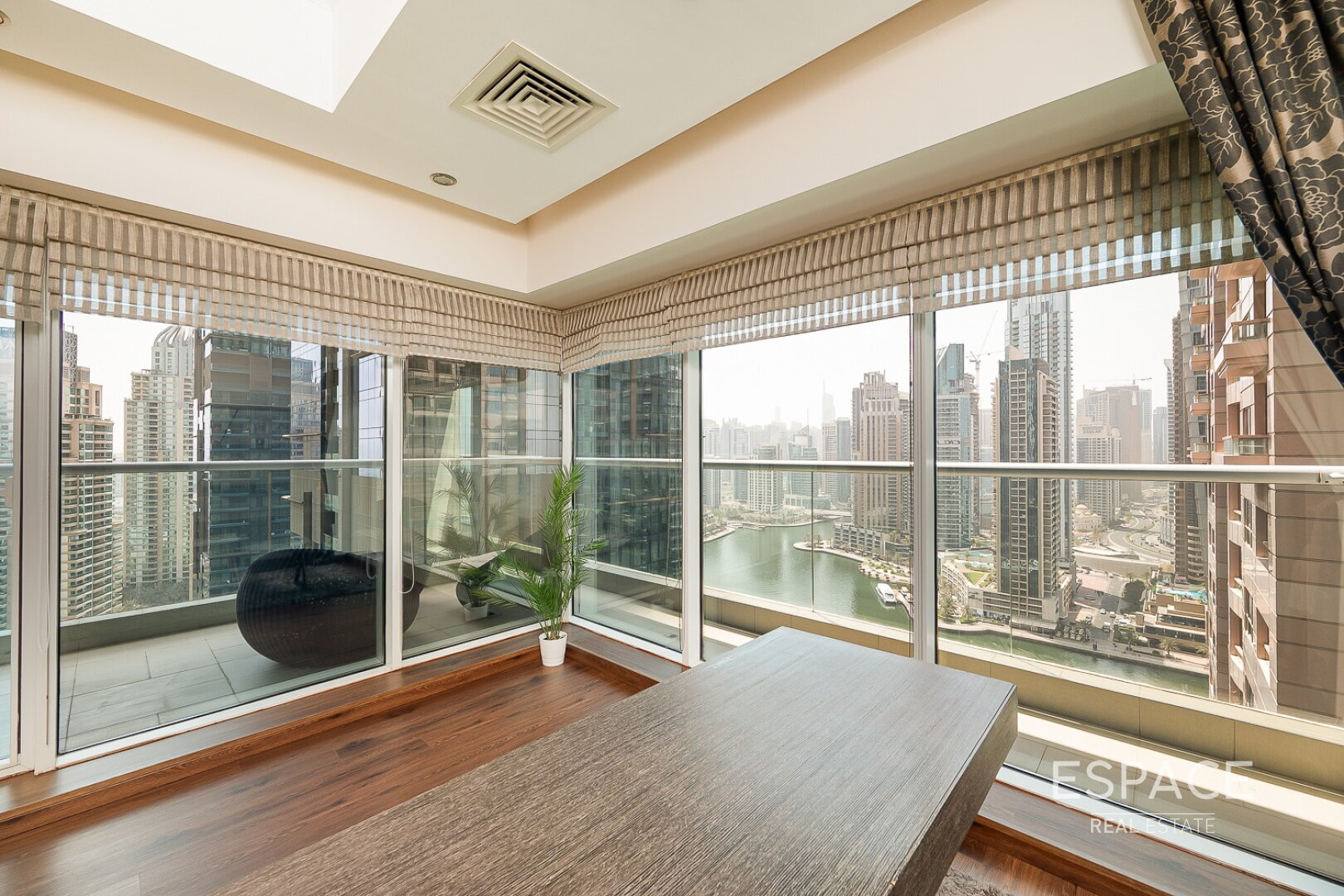 PropertiesGalleryCamera