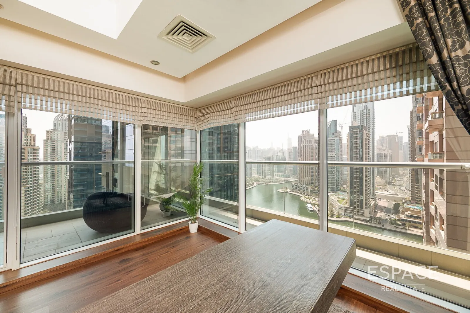 PropertiesGalleryCamera