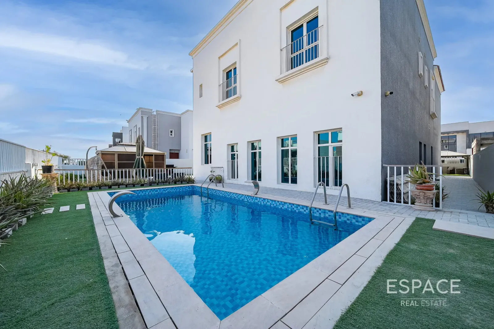 PropertiesGalleryCamera