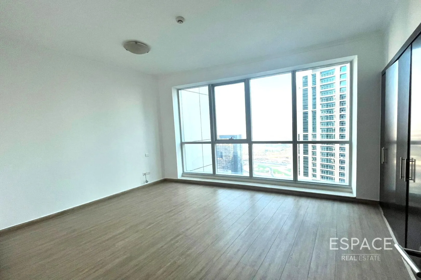 single static gallery