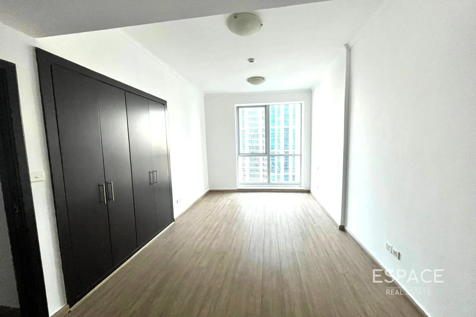 single static gallery