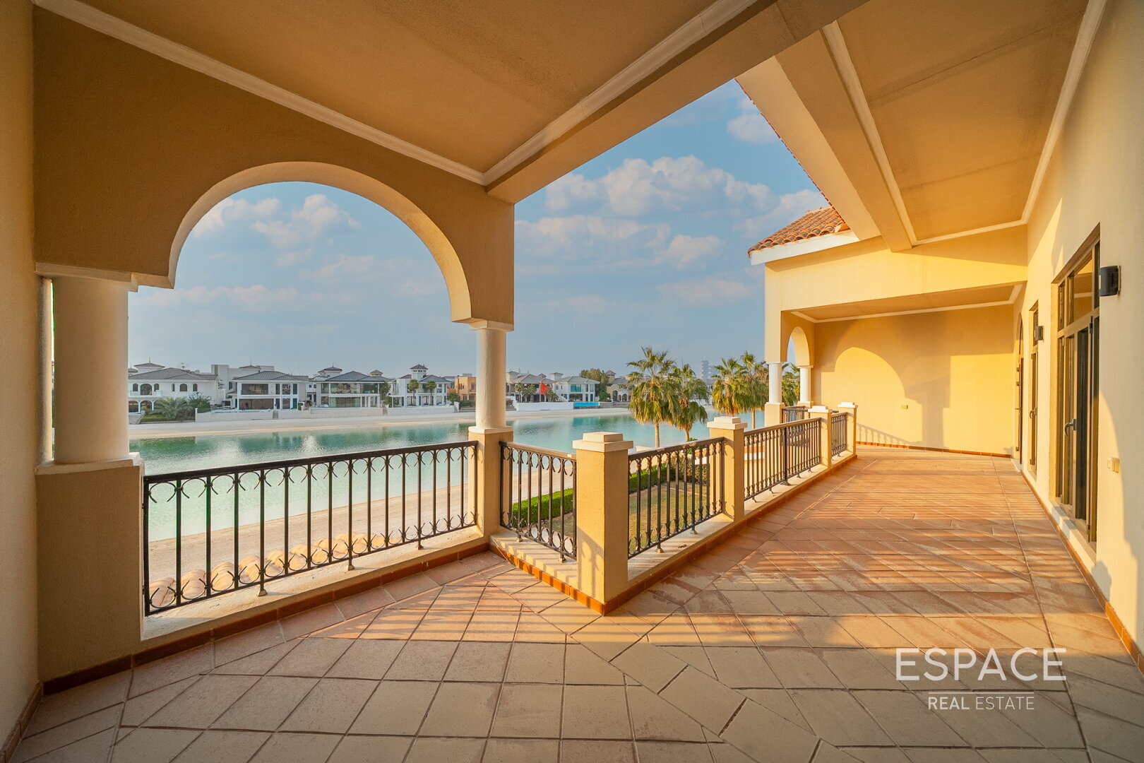 PropertiesGalleryCamera