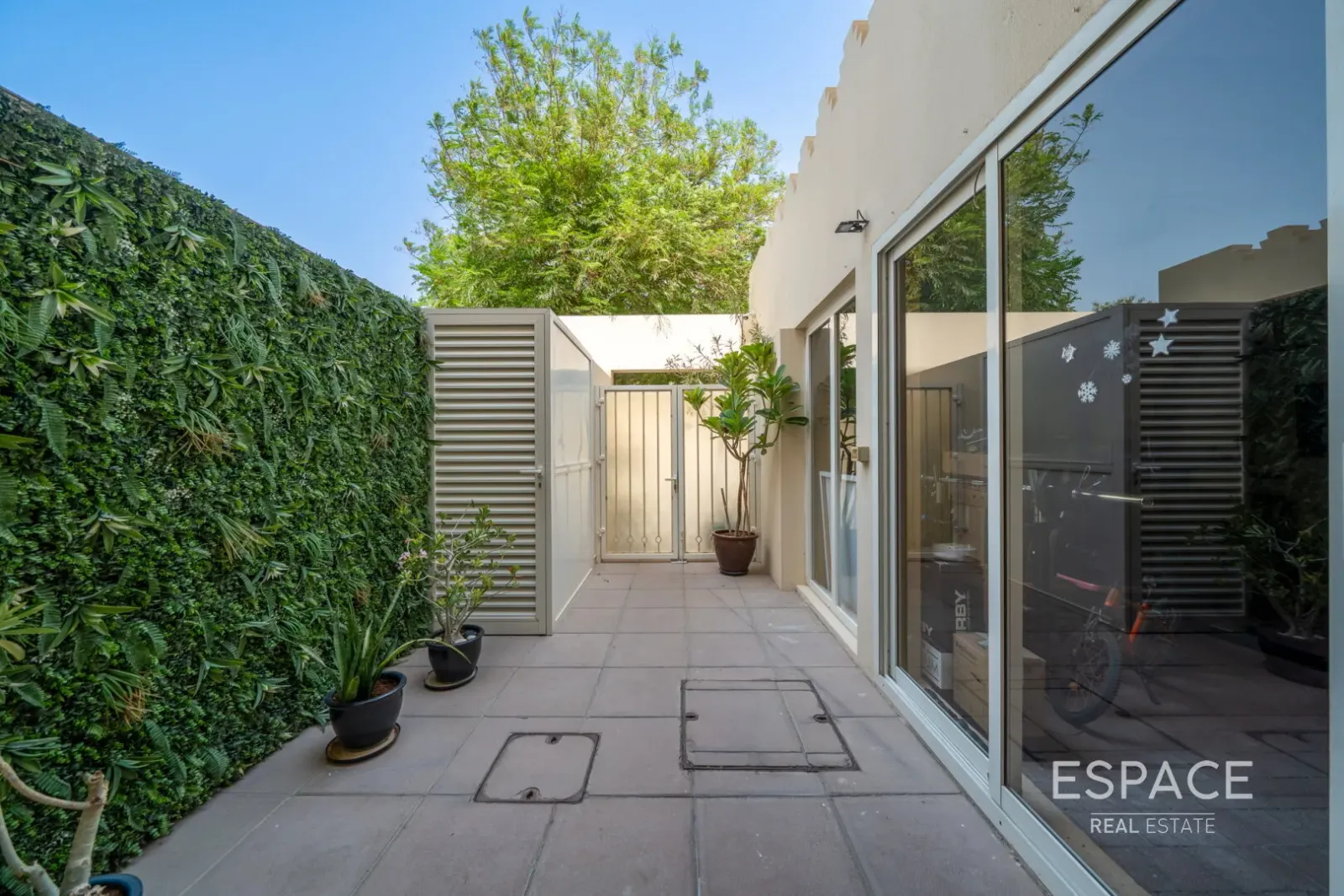 PropertiesGalleryCamera