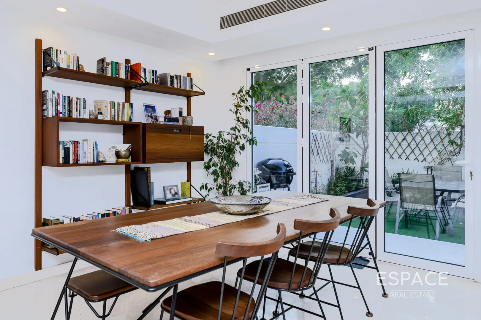 single static gallery