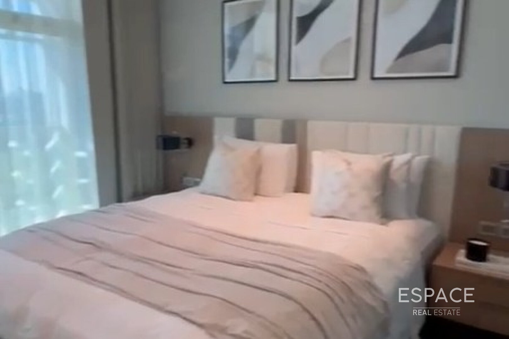 single static gallery