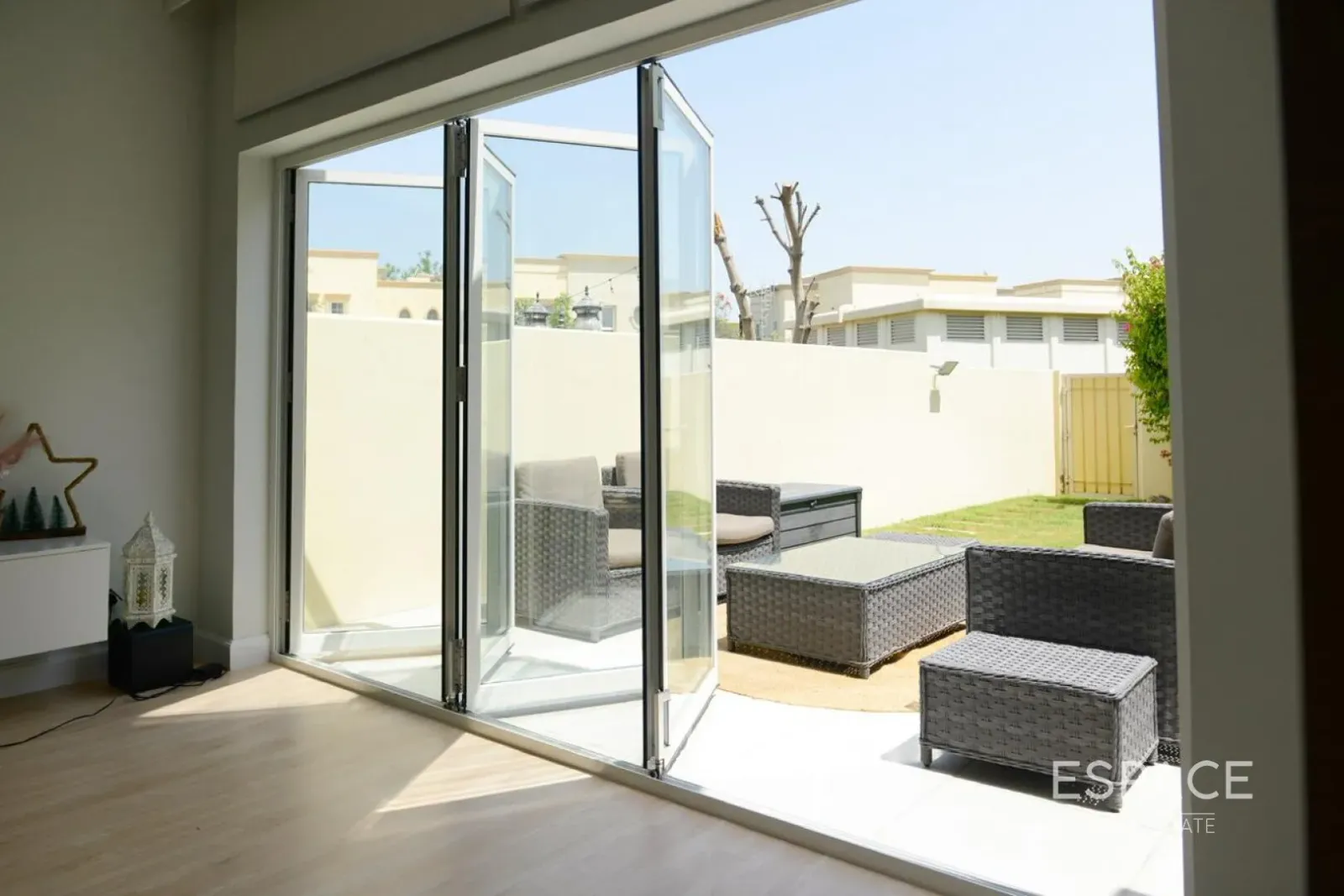 PropertiesGalleryCamera