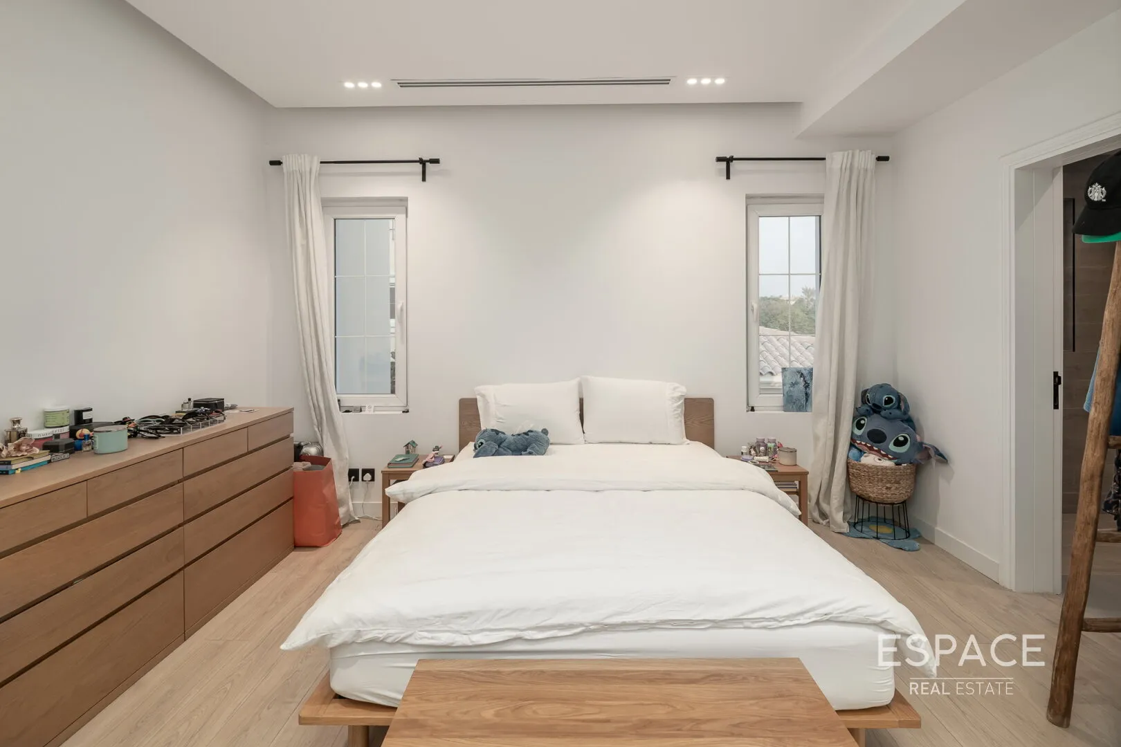 PropertiesGalleryCamera