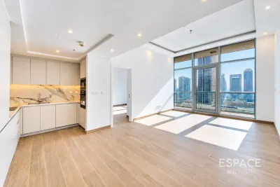Bay Central Tower, Dubai Marina, Dubai - Espace