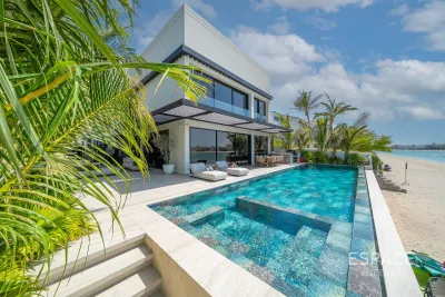 Frond B, Palm Jumeirah, Dubai - Espace
