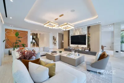 Frond B, Palm Jumeirah, Dubai - Espace