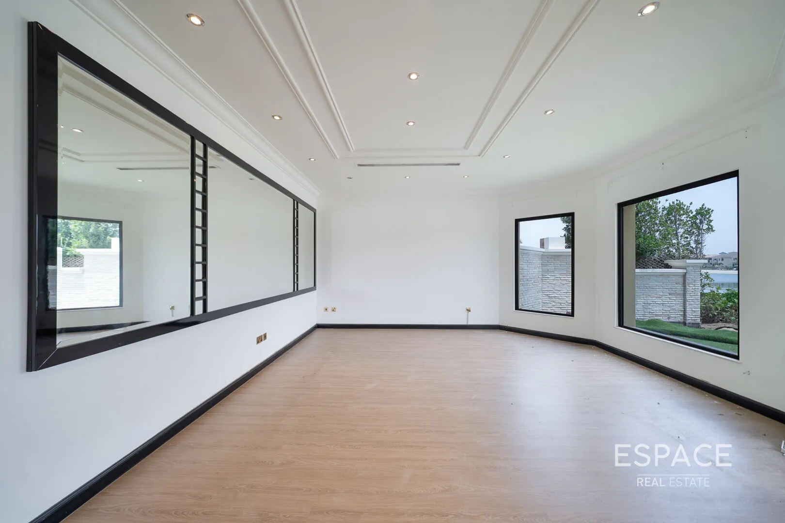 single static gallery