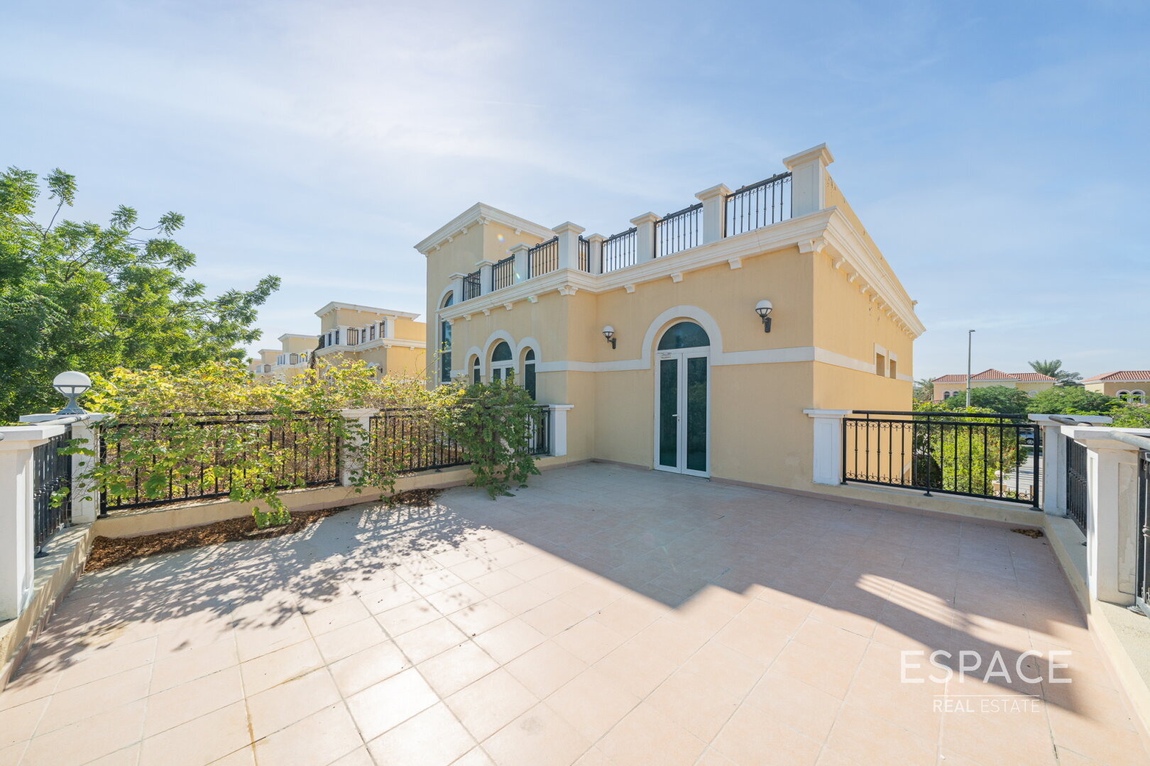 PropertiesGalleryCamera