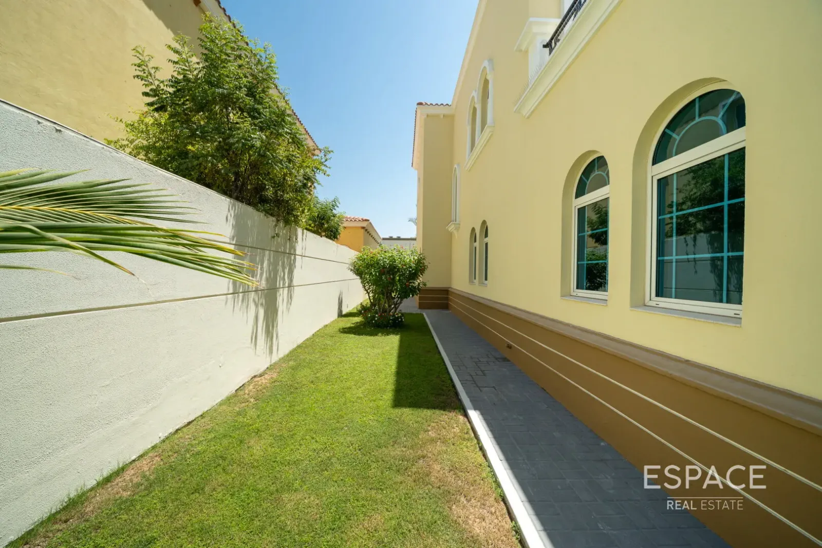 PropertiesGalleryCamera