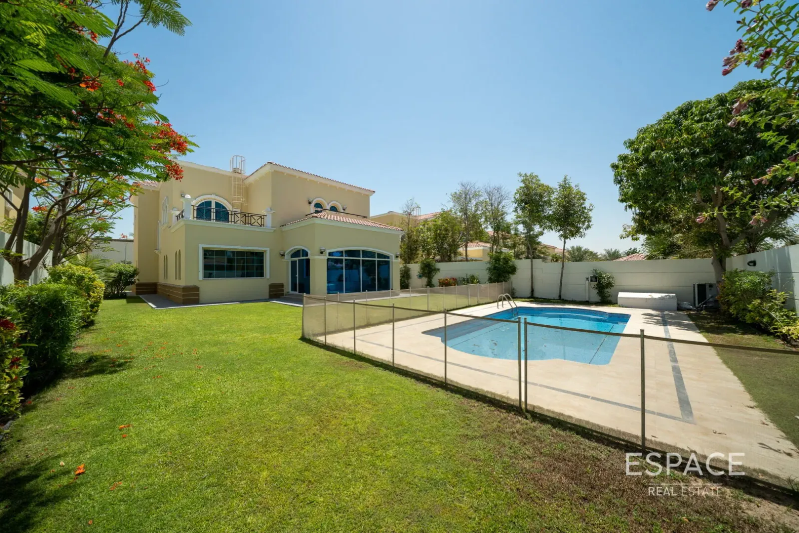 PropertiesGalleryCamera