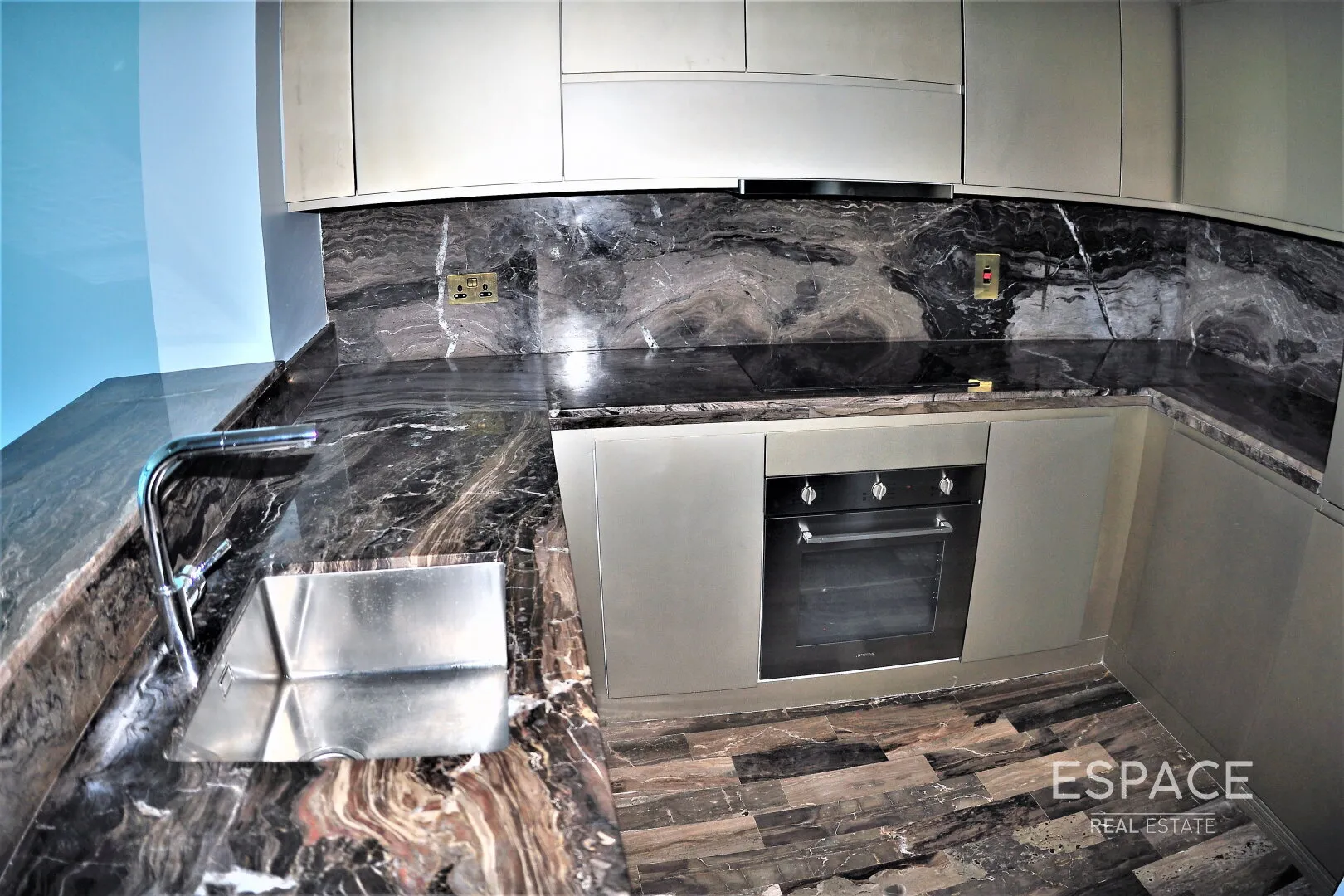 single static gallery