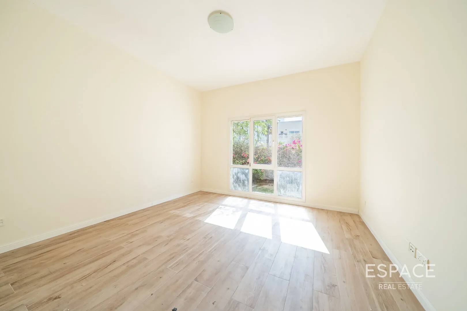 single static gallery