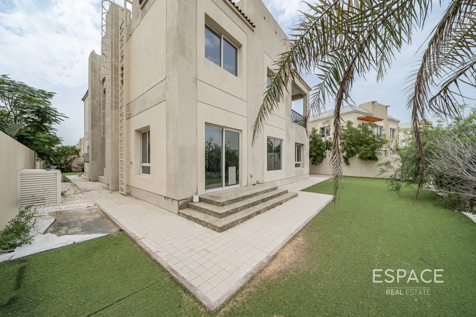 PropertiesGalleryCamera