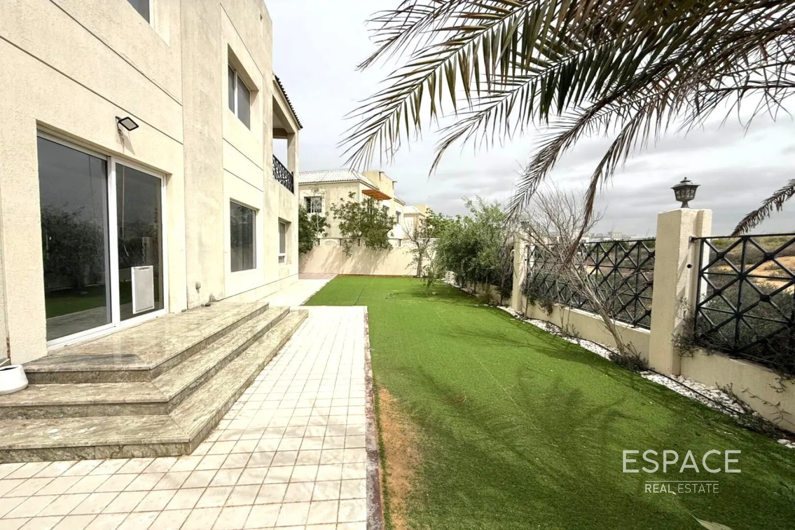 PropertiesGalleryCamera