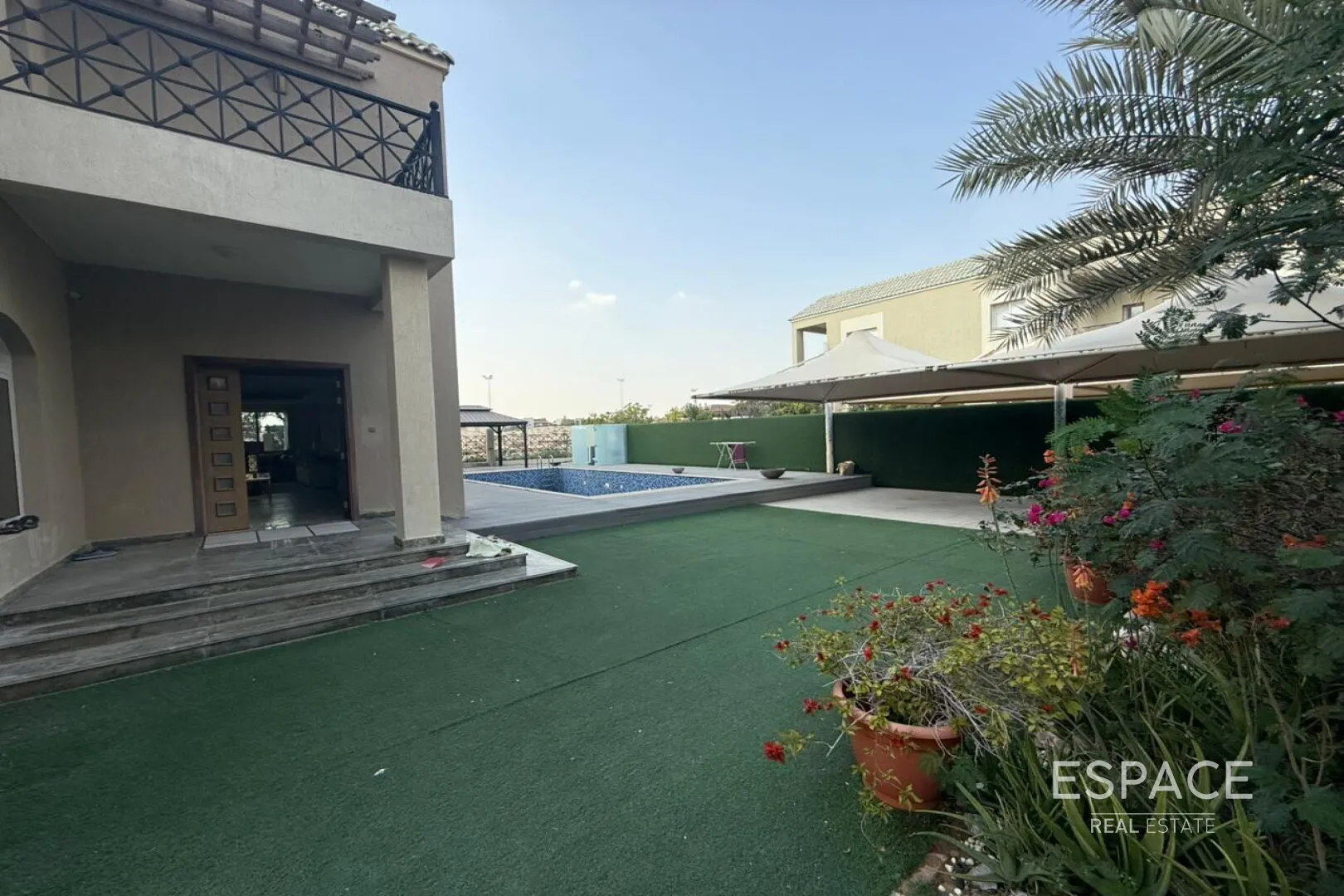 PropertiesGalleryCamera