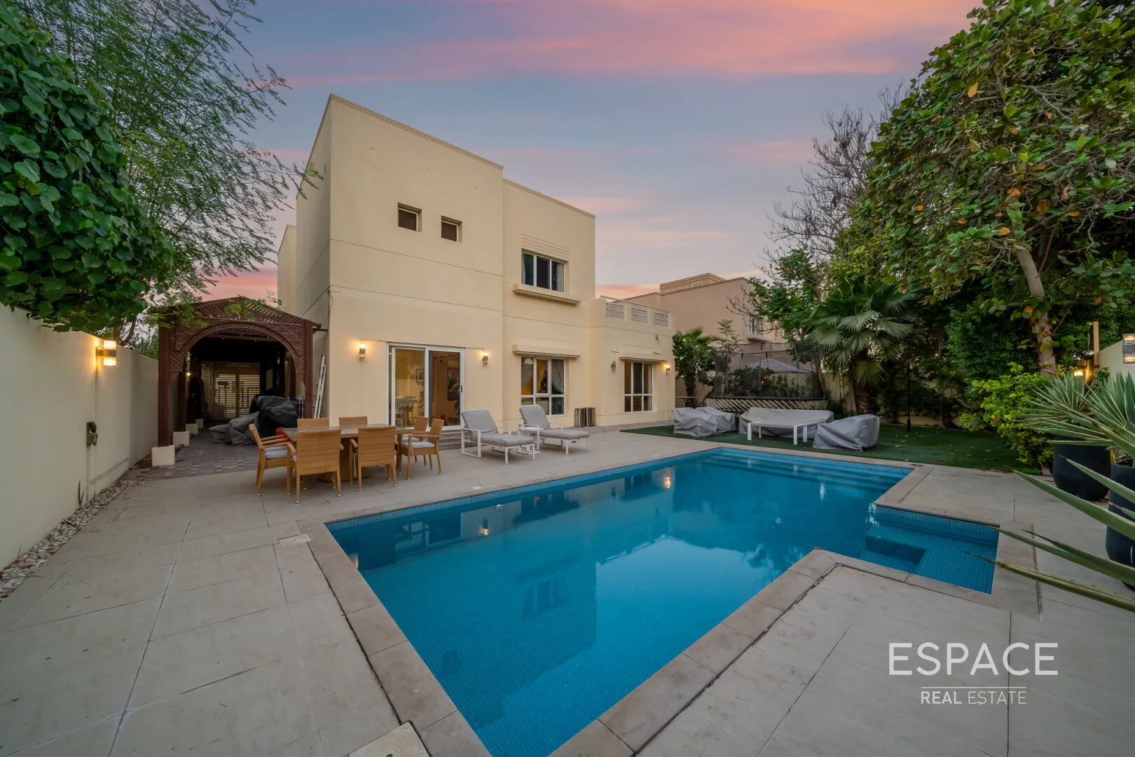 PropertiesGalleryCamera