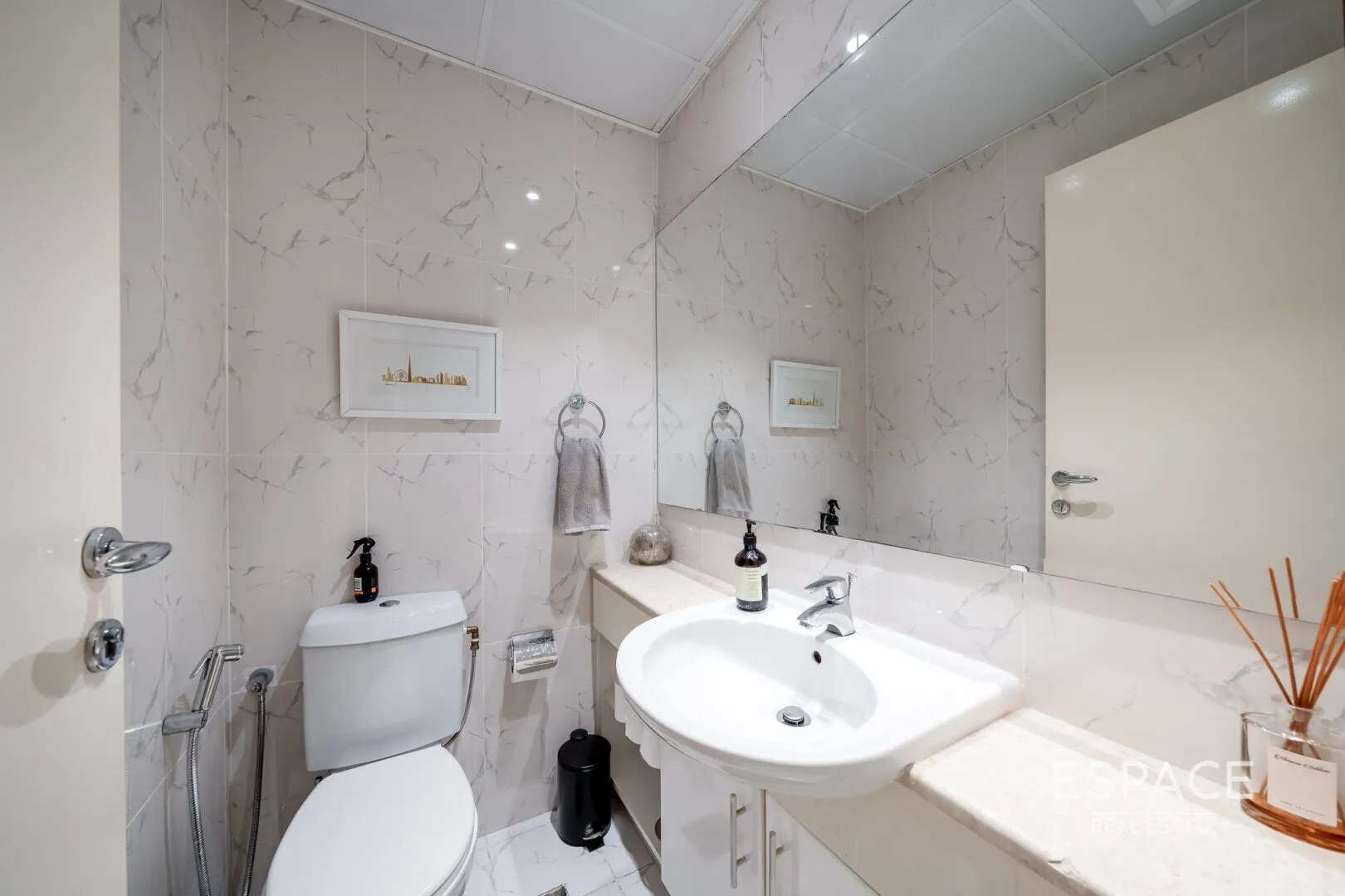 PropertiesGalleryCamera