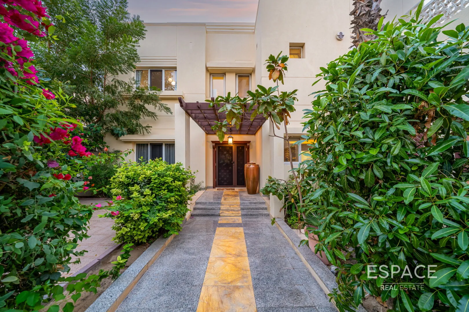 PropertiesGalleryCamera