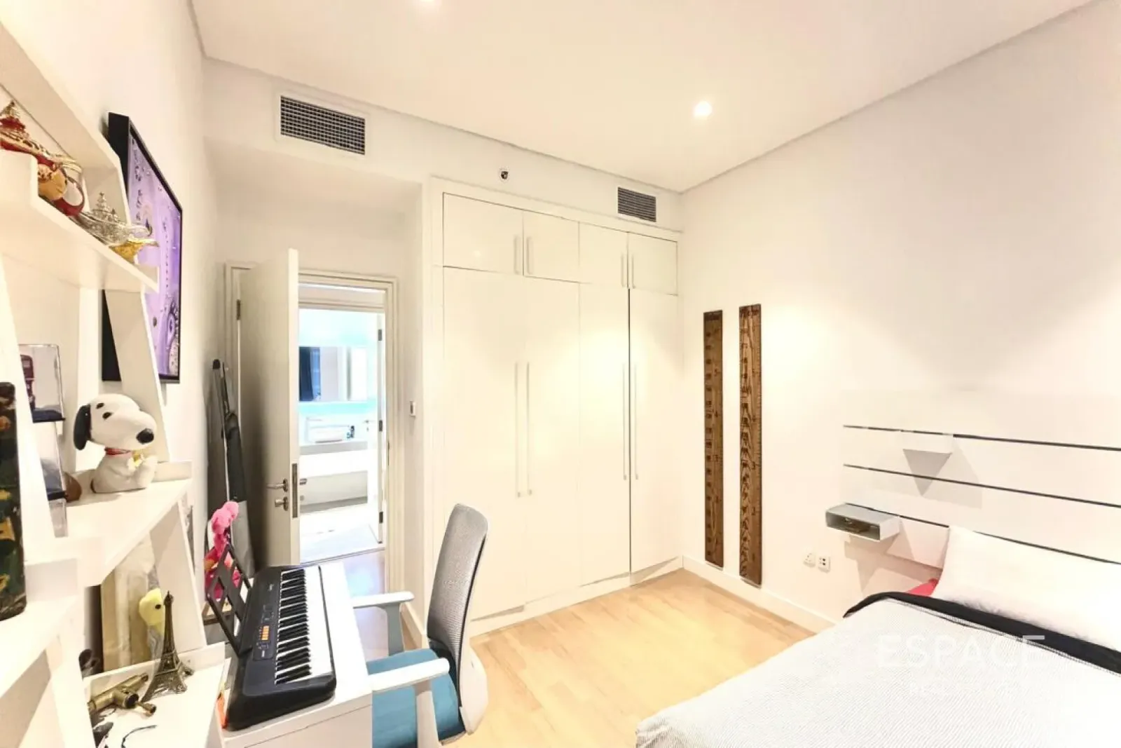 PropertiesGalleryCamera