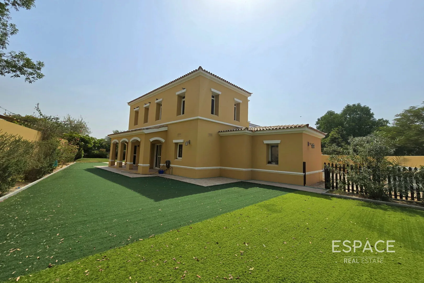 PropertiesGalleryCamera