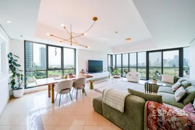 Golf Towers 2, The Views, Dubai - Espace