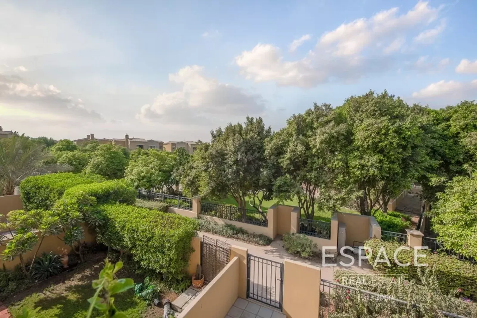 PropertiesGalleryCamera