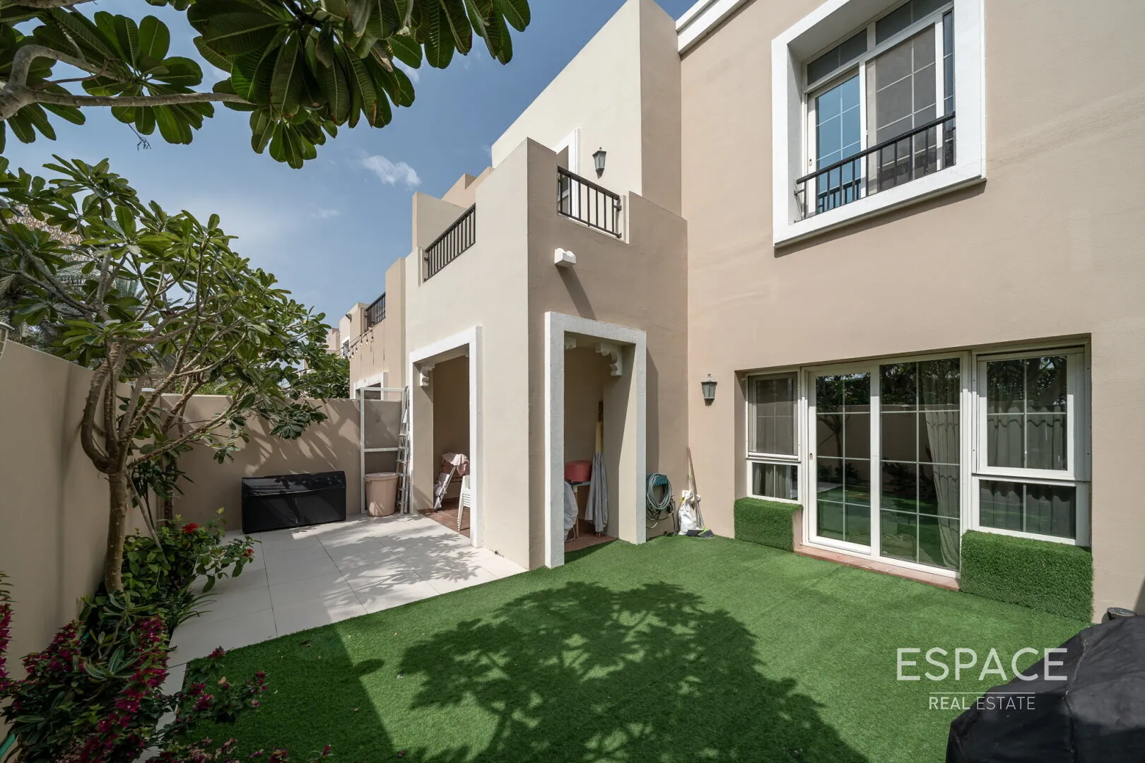 single static gallery