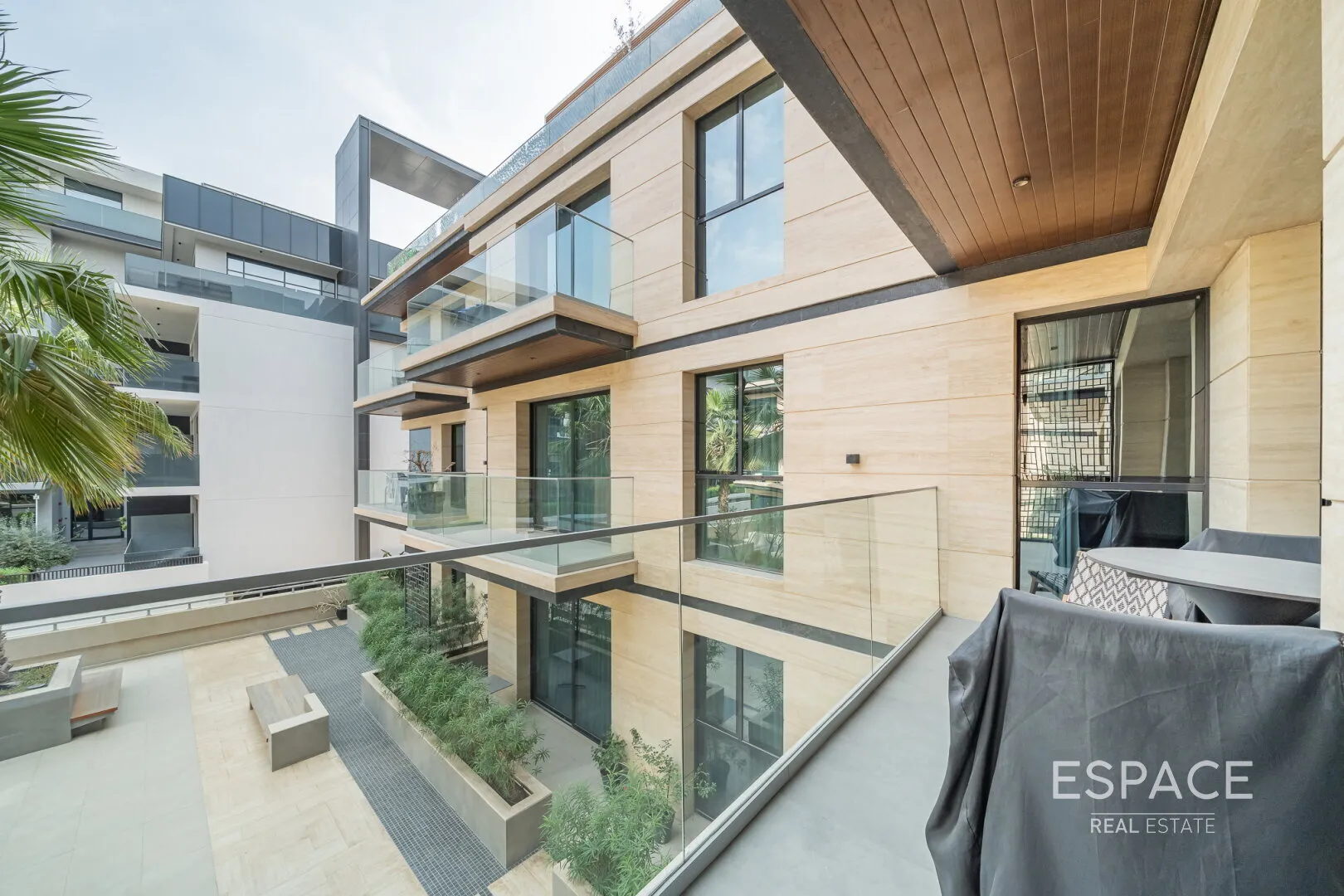 single static gallery