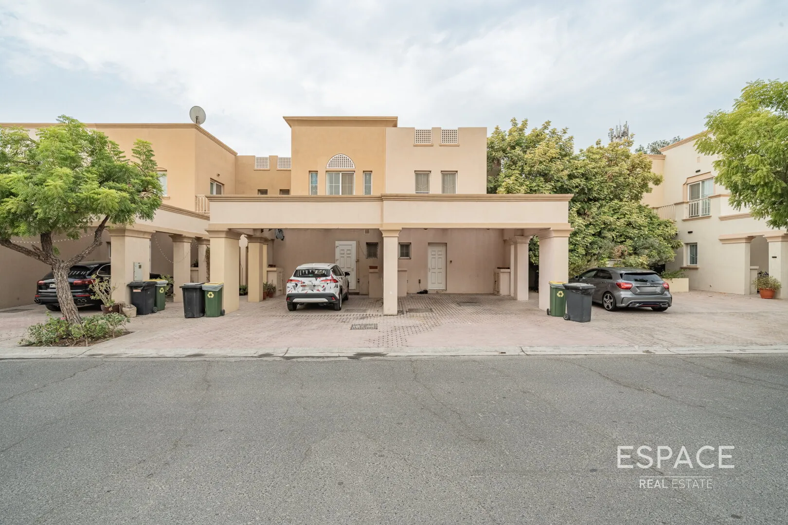 PropertiesGalleryCamera