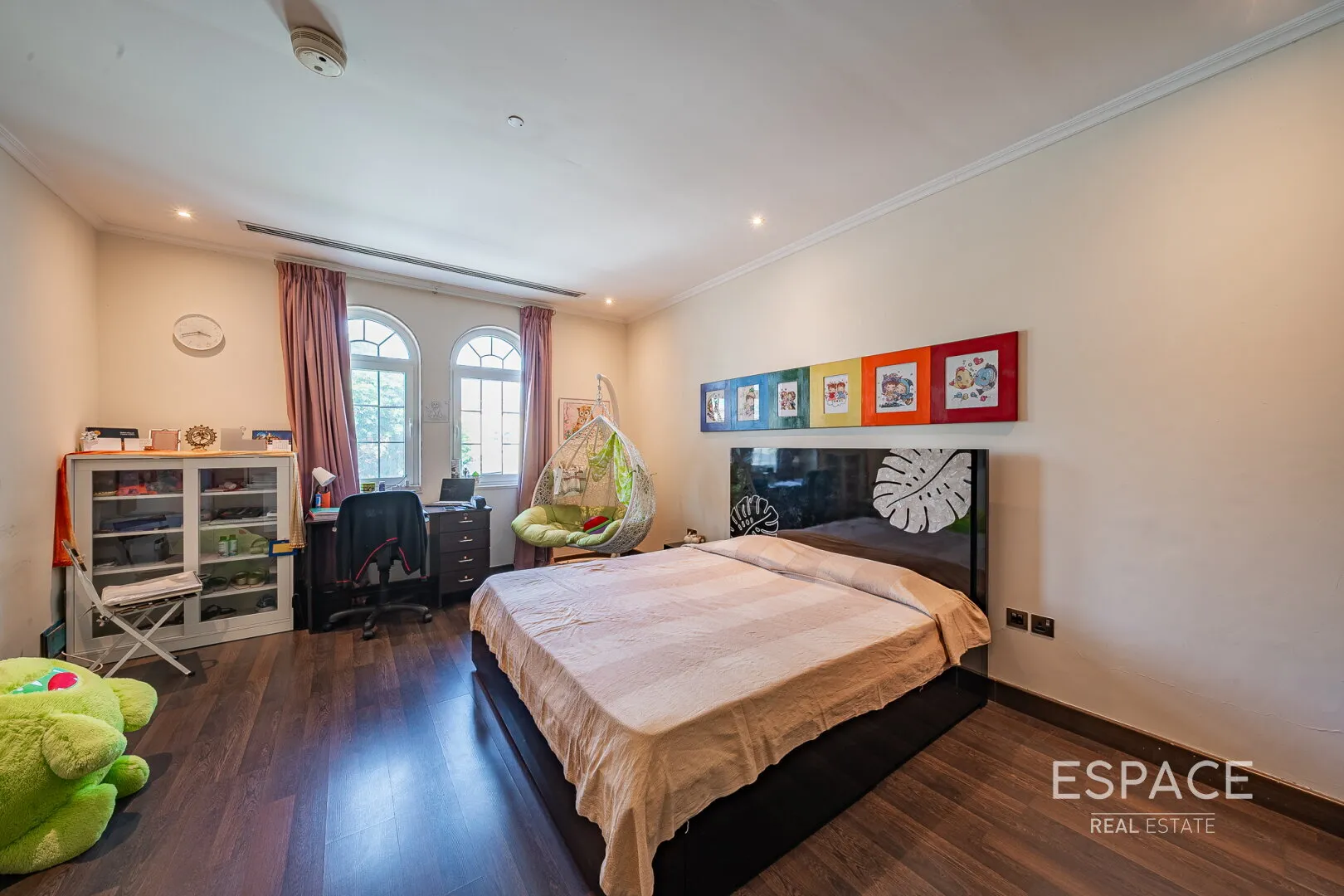 PropertiesGalleryCamera