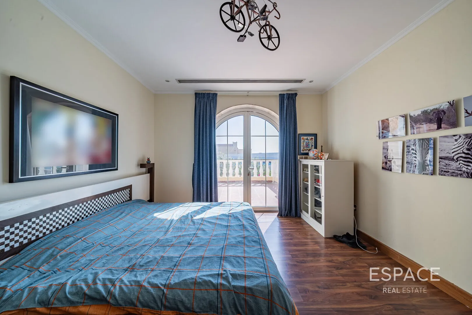 PropertiesGalleryCamera
