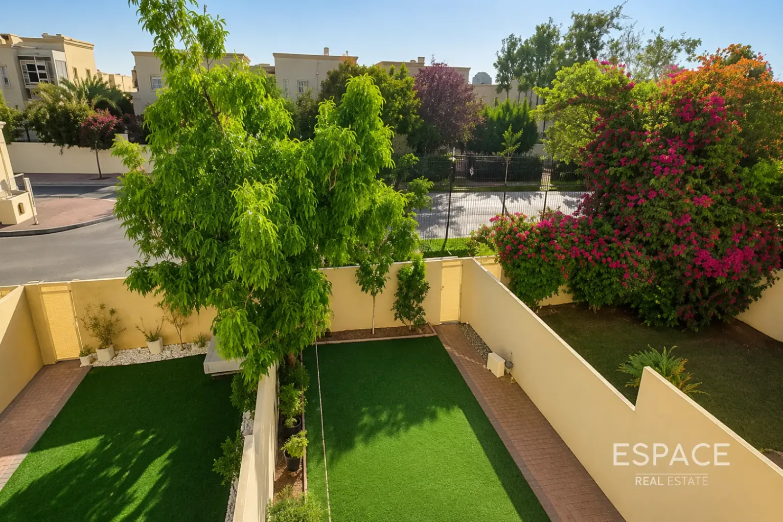 PropertiesGalleryCamera