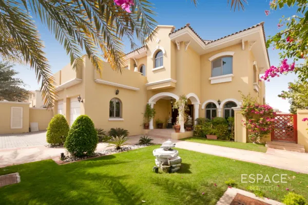 Frond O, Palm Jumeirah, Dubai - Espace