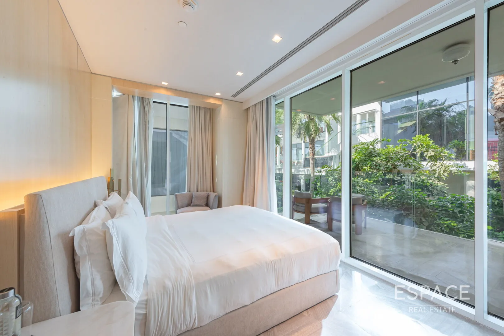 PropertiesGalleryCamera