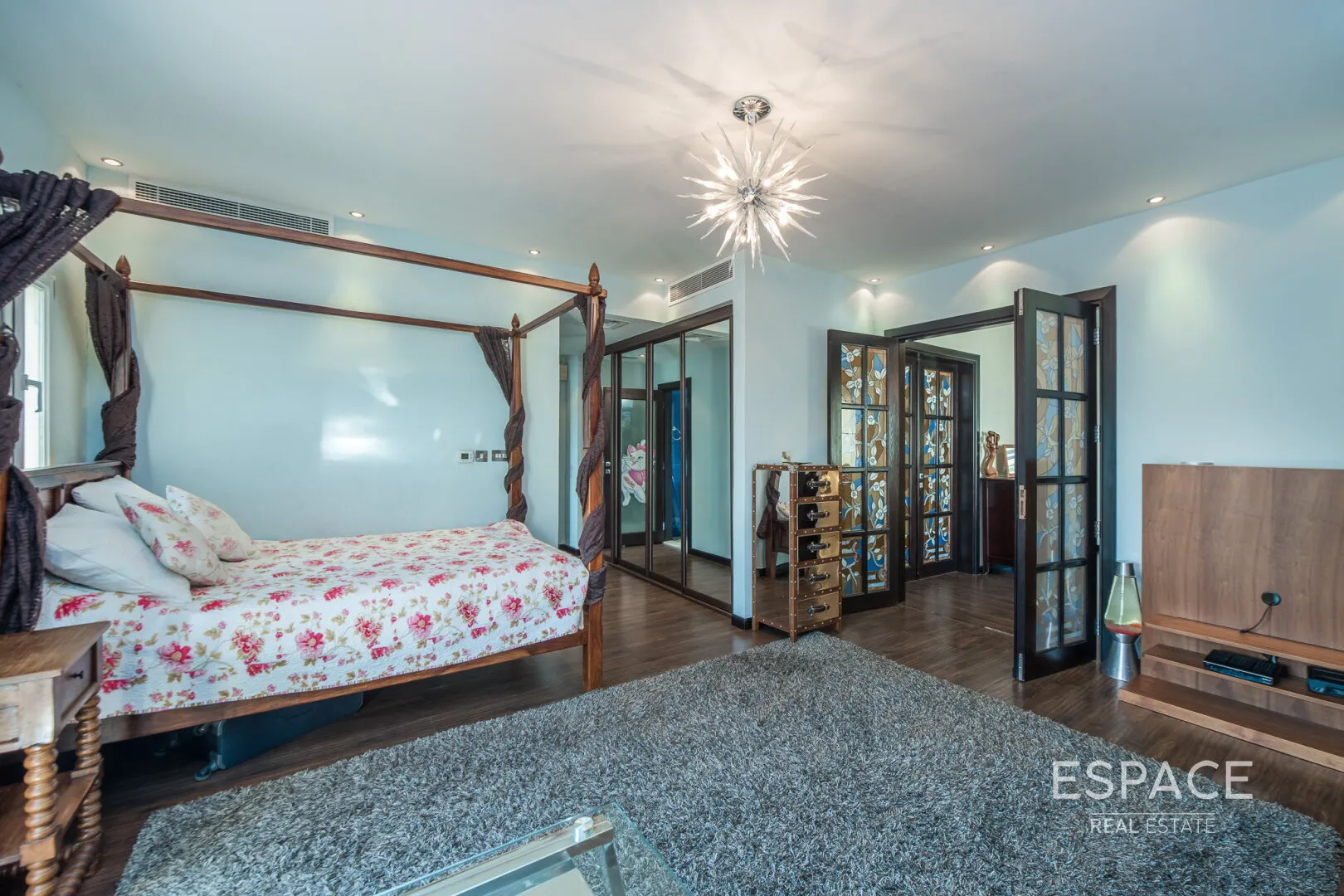 PropertiesGalleryCamera