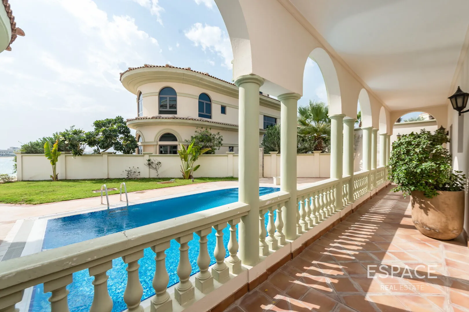 PropertiesGalleryCamera