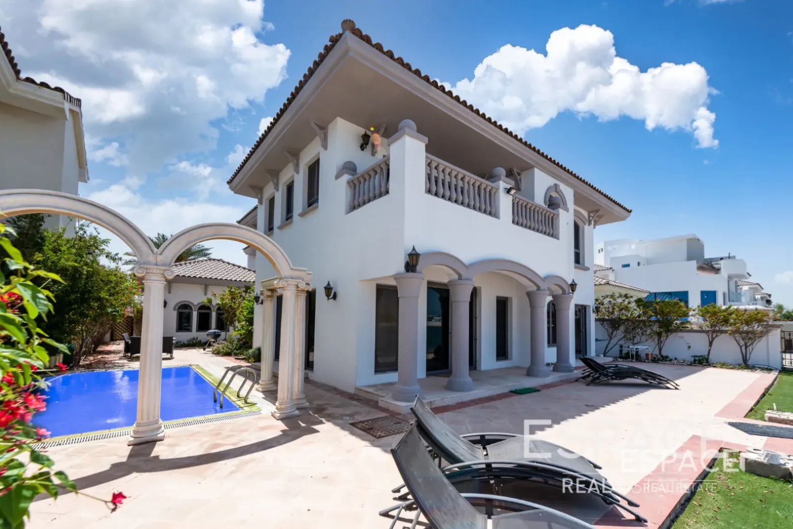 PropertiesGalleryCamera