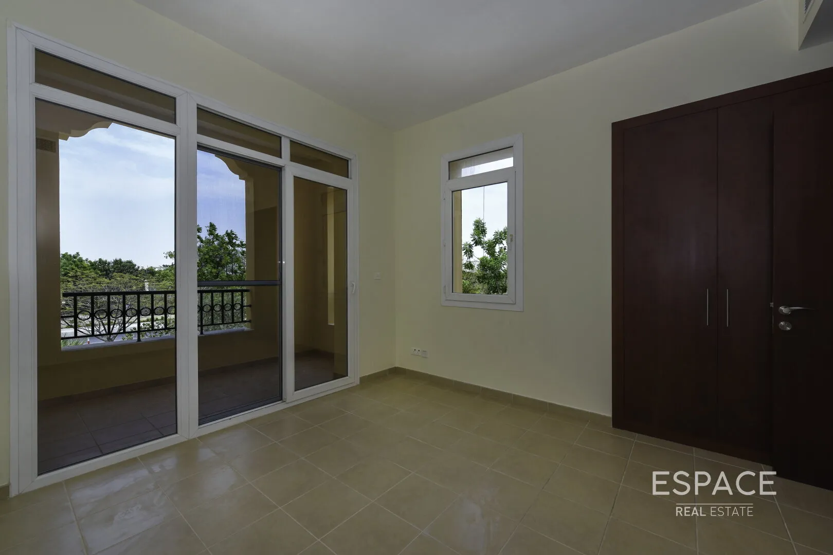 single static gallery