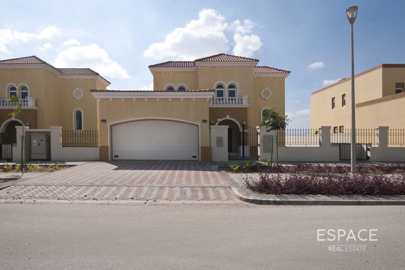 PropertiesGalleryCamera