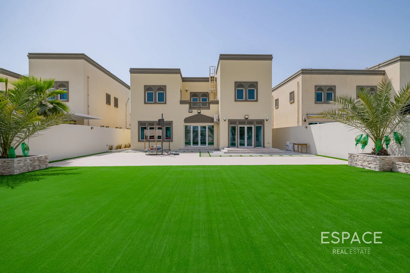PropertiesGalleryCamera