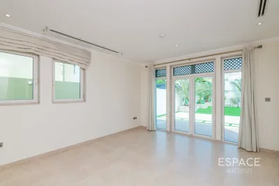 Regional, Jumeirah Park, Dubai - Espace