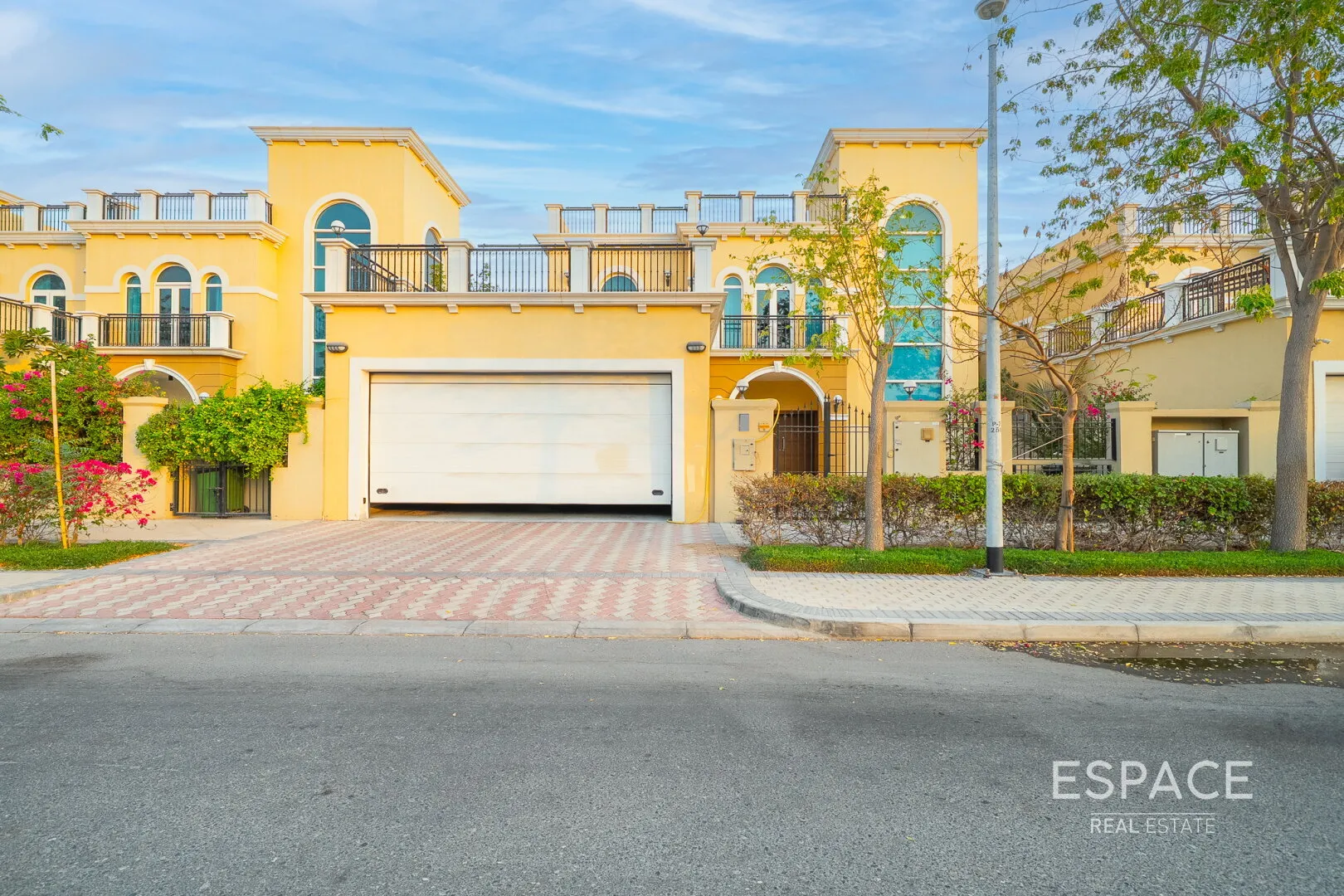 PropertiesGalleryCamera